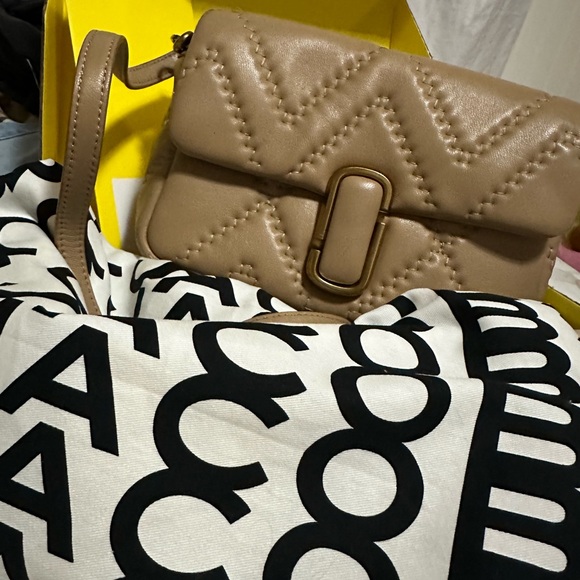 Elegant Beige Quilted Shoulder Bag ( price is firm) - Picture 6 of 6